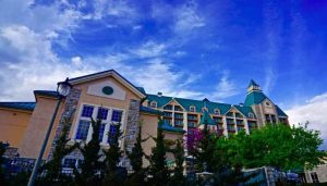 The Chateau on the Lake Resort & Spa